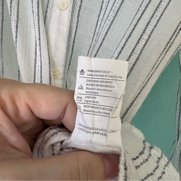 Vince 100% Cotton Gauzy Striped Tea Length Sleeve Blouse - Picture 8 of 8